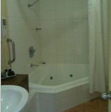 Golden Guitar Motor Inn - Coogee Beach Accommodation 4
