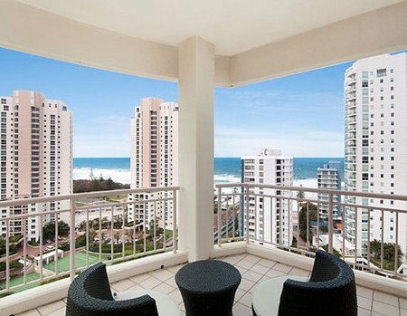 Maldives Resort - Coogee Beach Accommodation 0