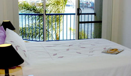 Port Lincoln Waterfront Apartments - Coogee Beach Accommodation 3