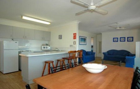 Korora Court On The Beach - Coogee Beach Accommodation 3