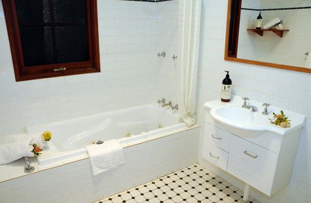 Hookes Creek Forest Retreat - Coogee Beach Accommodation 1