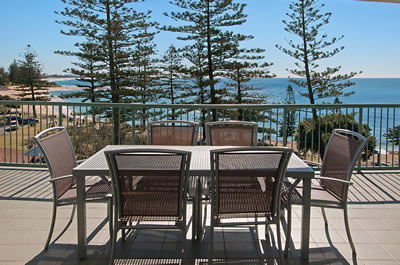 Norfolks On Moffat Beach - Coogee Beach Accommodation 4
