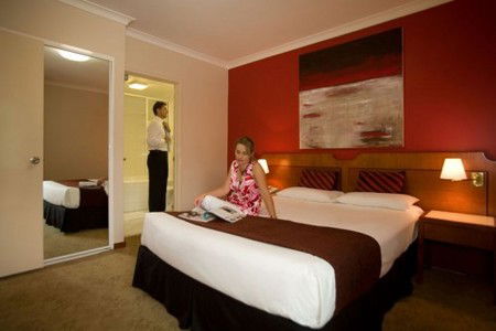 Broadwater Resort Apartments - Coogee Beach Accommodation 1
