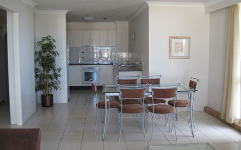 Beach Palms Holiday Apartments - Coogee Beach Accommodation 4