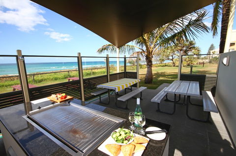 San Simeon Beachfront Apartments - Coogee Beach Accommodation 3