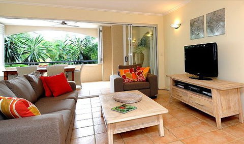 Cayman Villas Port Douglas - Coogee Beach Accommodation 1