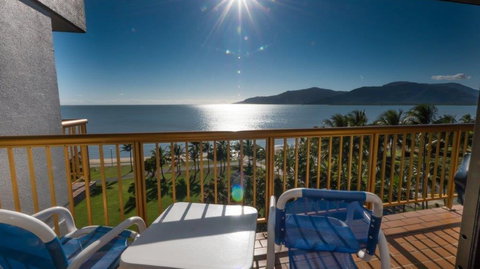 Coral Towers Holiday Apartments - Coogee Beach Accommodation 4