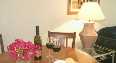 Apartments On Lygon - Coogee Beach Accommodation 3