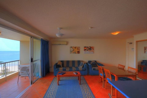 Surfers Beachside Holiday Apartments - Coogee Beach Accommodation 1