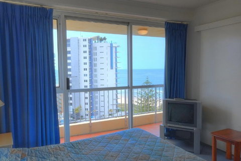 Surfers Beachside Holiday Apartments - Coogee Beach Accommodation 2