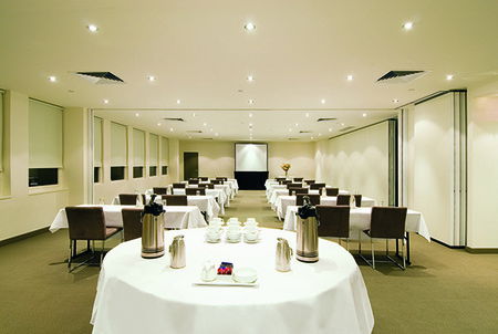 Oaks On Collins - Coogee Beach Accommodation 2