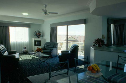 Runaway Bay Motor Inn - Coogee Beach Accommodation 4