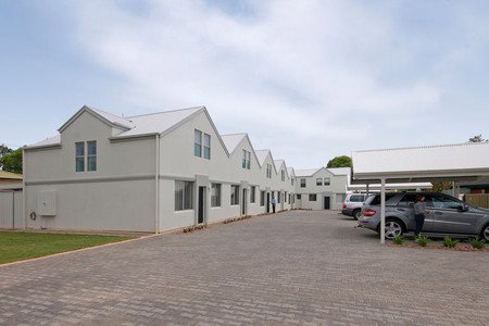 Hello Adelaide Motel + Apartments - Coogee Beach Accommodation 0