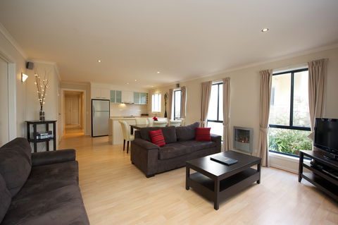 Lake Hume Resort - Coogee Beach Accommodation 4