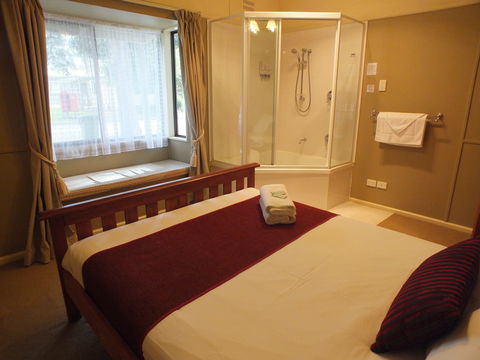Lake Hume Resort - Coogee Beach Accommodation 6
