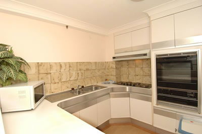 Biarritz Apartments - Coogee Beach Accommodation 2