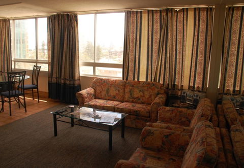 The Shore Holiday Apartments - Coogee Beach Accommodation 1