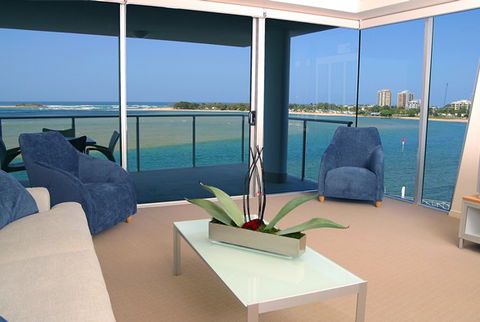 Waves Maroochy River - Coogee Beach Accommodation 3
