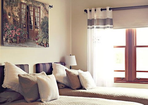 Redwing Farm - The Barn - Coogee Beach Accommodation 2