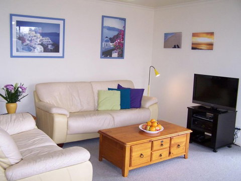 Beachfront Units Merimbula - Coogee Beach Accommodation 6
