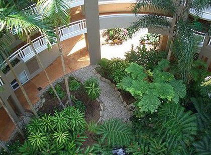 Holiday Inn Cairns - Coogee Beach Accommodation 1