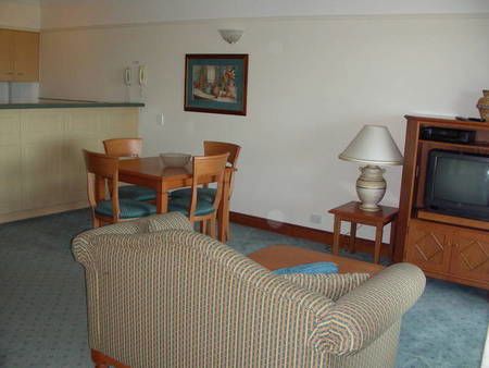 City Park Serviced Apartments - Coogee Beach Accommodation 1