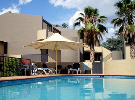 Manuka Park - Coogee Beach Accommodation 3