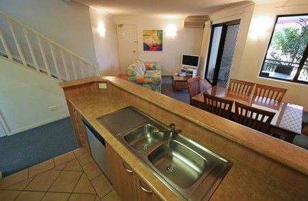 Burleigh On The Beach - Coogee Beach Accommodation 3