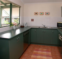 Cocos Beach Bungalows - Coogee Beach Accommodation