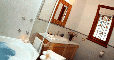 Carriages Country House - Coogee Beach Accommodation 5