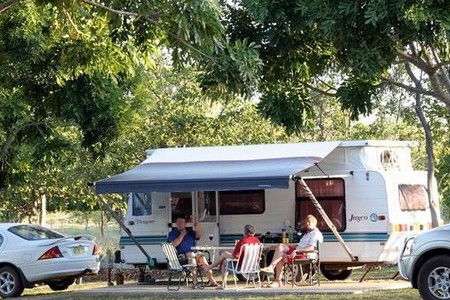 Aussie Outback Oasis Cabin And Van Village - Coogee Beach Accommodation 2