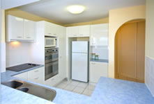 Beachside Resort (kawana Waters) - Coogee Beach Accommodation 2
