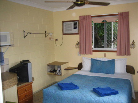 Paradise Court Holiday Units - Coogee Beach Accommodation 3