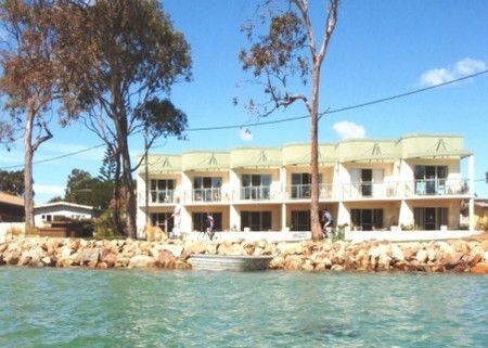 Merimbula Lake Apartments - Coogee Beach Accommodation 2