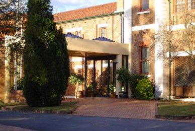 Monte Pio Motor Inn - Coogee Beach Accommodation 0