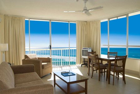 Chateau Beachside - Coogee Beach Accommodation 3