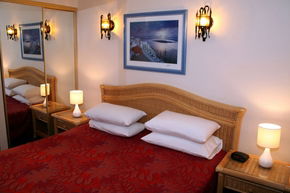 Broadbeach Travel Inn Apartments - Coogee Beach Accommodation 1