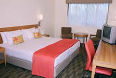 Quality Hotel Mermaid Waters - Coogee Beach Accommodation 2