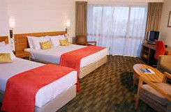Quality Hotel Mermaid Waters - Coogee Beach Accommodation 4