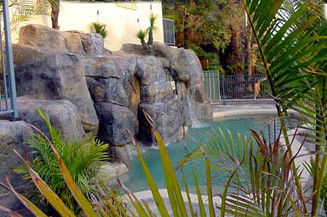 Crusoes Holiday Apartments - Coogee Beach Accommodation 0