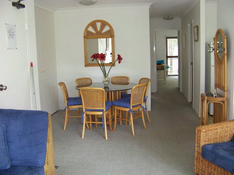 Old Burleigh Court Holiday Apartments - Coogee Beach Accommodation 2