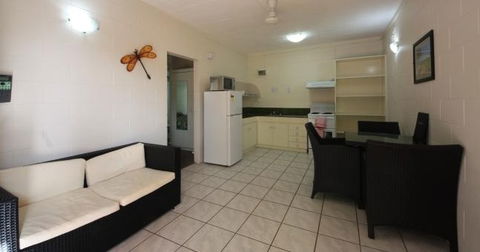 Coconut Grove Holiday Apartments - Coogee Beach Accommodation 5