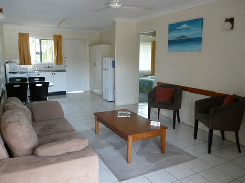 Oasis Inn Holiday Apartments - Coogee Beach Accommodation 1