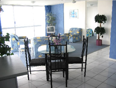 At The Sands Holiday Apartments - Coogee Beach Accommodation 3