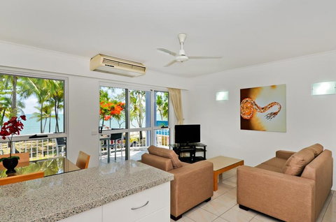 Agincourt Beachfront Apartments - Coogee Beach Accommodation 6
