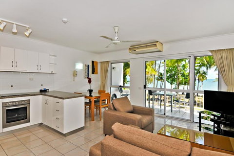 Agincourt Beachfront Apartments - Coogee Beach Accommodation 7