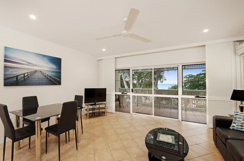 Marlin Waters Beachfront Apartments - Coogee Beach Accommodation 2