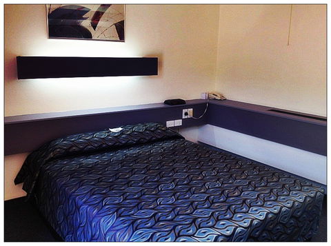 Emerald Meteor Motel - Coogee Beach Accommodation 0