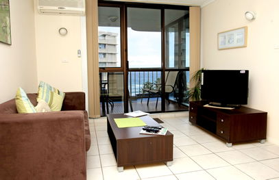 Burleigh Gardens North Hi Rise - Coogee Beach Accommodation 3