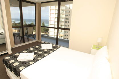 Burleigh Gardens North Hi Rise - Coogee Beach Accommodation 4